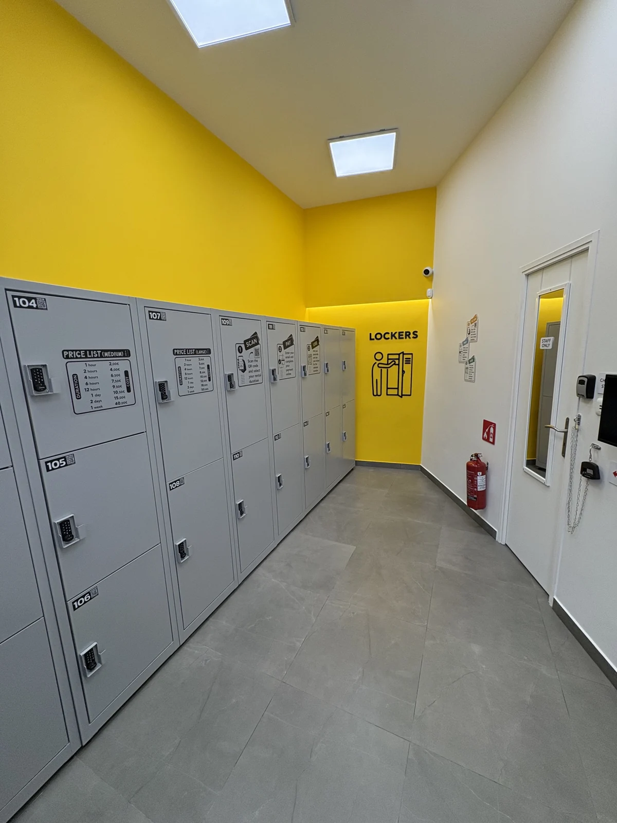 Luggage lockers at 57 Nileos Street, Thissio